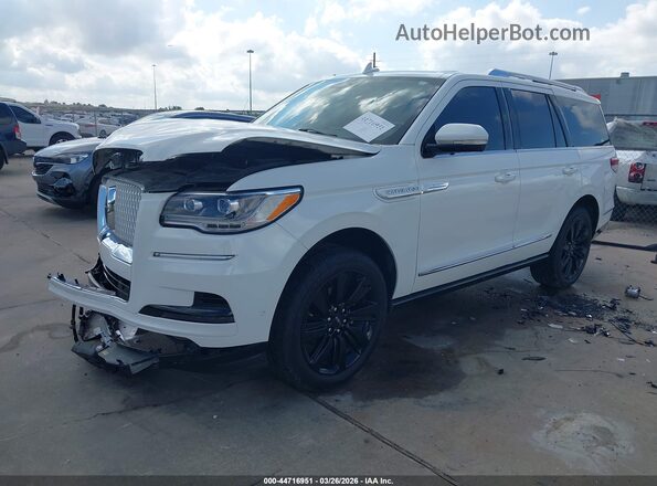 5LMJJ2KT9NEL08064 2022 LINCOLN NAVIGATOR Белый Передняя левая четверть