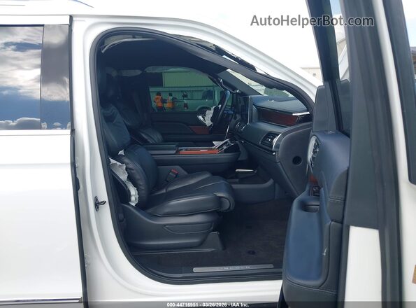 5LMJJ2KT9NEL08064 2022 LINCOLN NAVIGATOR Белый Вид салона спереди