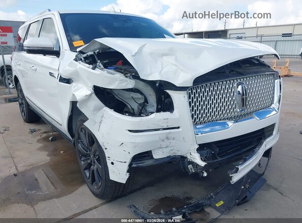 5LMJJ2KT9NEL08064 2022 LINCOLN NAVIGATOR Белый Вид спереди