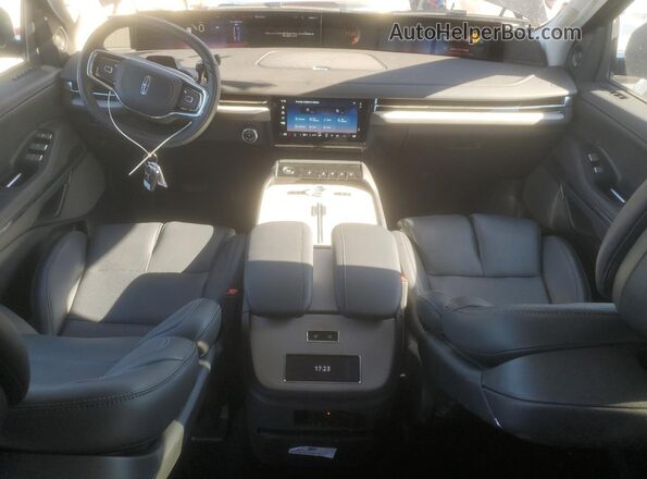 5LMJJ2LG2SEL04130 2025 LINCOLN NAVIGATOR Черный Вид панели приборов