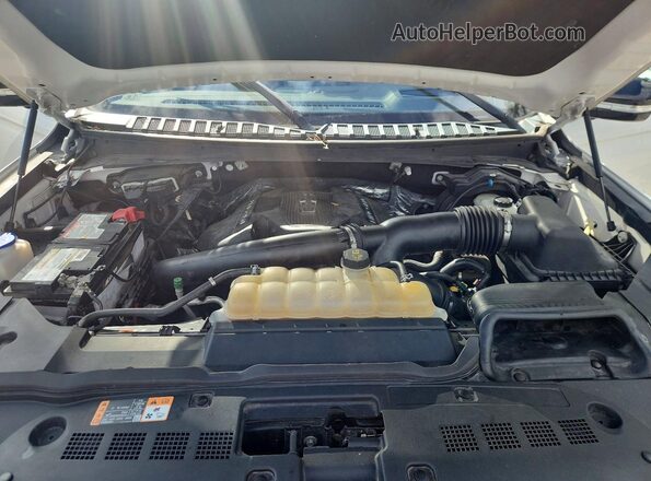 5LMJJ2LT2JEL07797 2018 LINCOLN NAVIGATOR White ძრავის განყოფილების ხედი