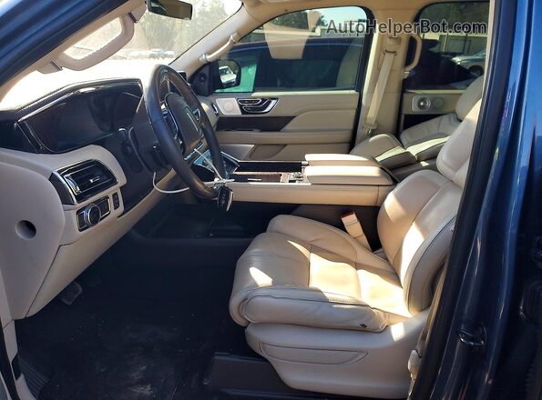5LMJJ2LT2KEL25010 2019 LINCOLN NAVIGATOR Синий Вид салона спереди