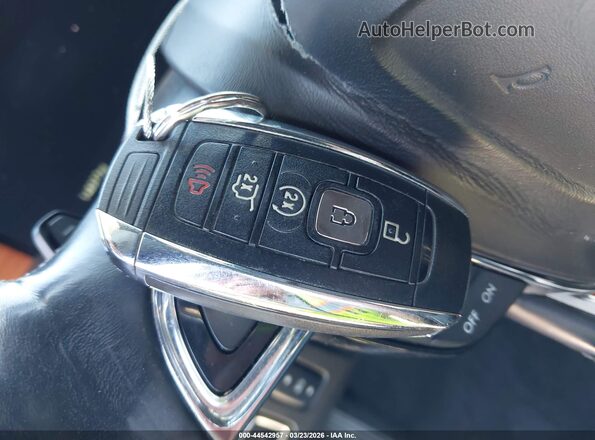 5LMJJ2LT3JEL00521 2018 LINCOLN NAVIGATOR Black წინა პანელის ხედი