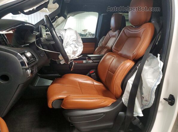 5LMJJ2LT4KEL26322 2019 LINCOLN NAVIGATOR White Front interior view