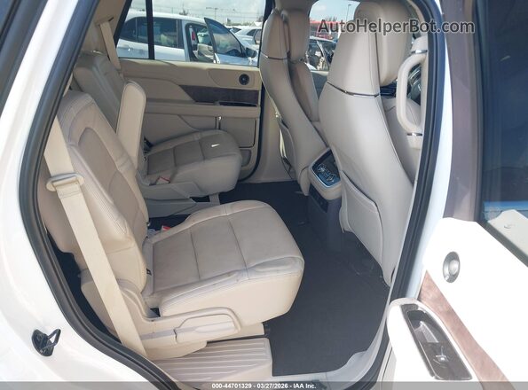 5LMJJ2LT4MEL20880 2021 LINCOLN NAVIGATOR White VIN კოდის სტიკერის ხედი