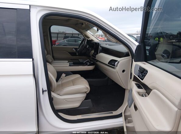 5LMJJ2LT9KEL18006 2019 LINCOLN NAVIGATOR White Front interior view