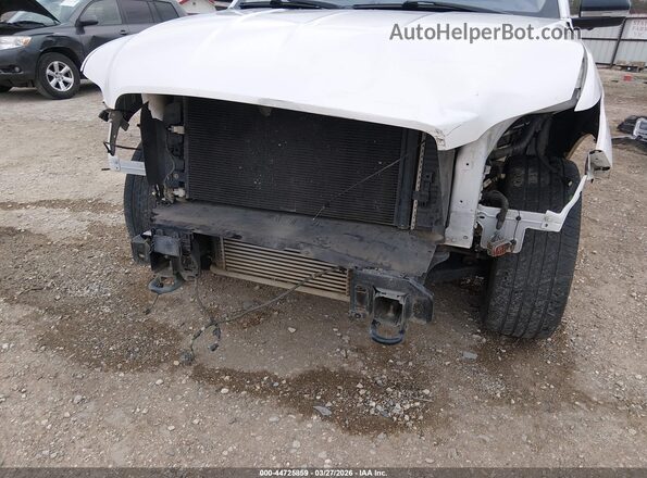 5LMJJ2LT9KEL18006 2019 LINCOLN NAVIGATOR White Front view