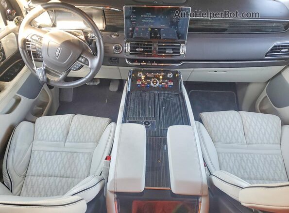 5LMJJ2TG8REL19970 2024 LINCOLN NAVIGATOR Blue Widok deski rozdzielczej