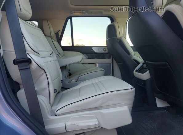 5LMJJ2TG8REL19970 2024 LINCOLN NAVIGATOR Blue Widok wnętrza z tyłu