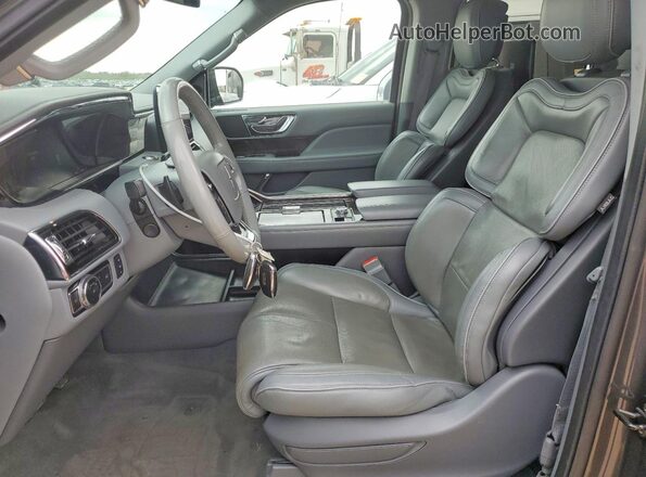 5LMJJ3HT1JEL00130 2018 LINCOLN NAVIGATOR Серый Вид салона спереди
