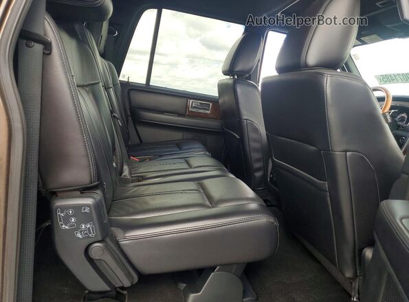 5LMJJ3HT2HEL01619 2017 LINCOLN NAVIGATOR Brown Rear interior view
