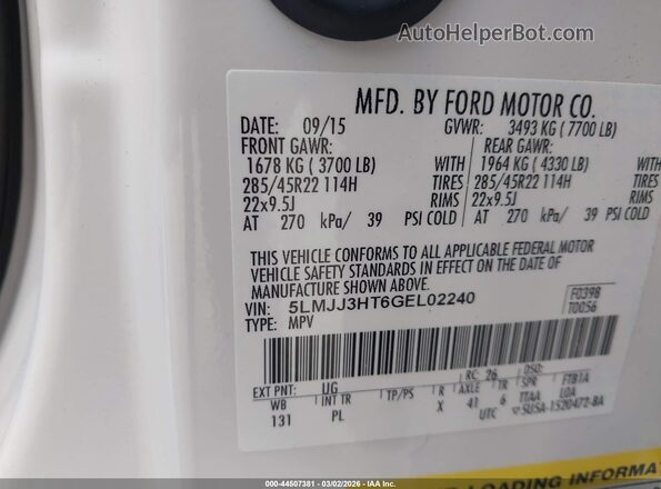 5LMJJ3HT6GEL02240 2016 LINCOLN NAVIGATOR L White Engine compartment view