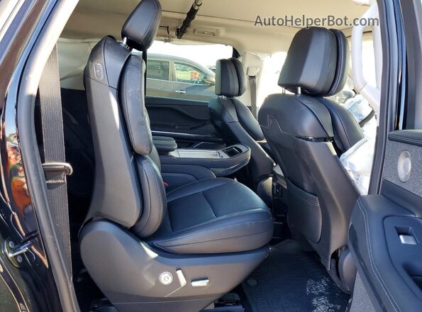 5LMJJ3LG5SEL14169 2025 LINCOLN NAVIGATOR Black Widok wnętrza z tyłu