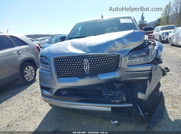 5LMJJ3LT2MEL04828 2021 LINCOLN NAVIGATOR Silver Rear interior view