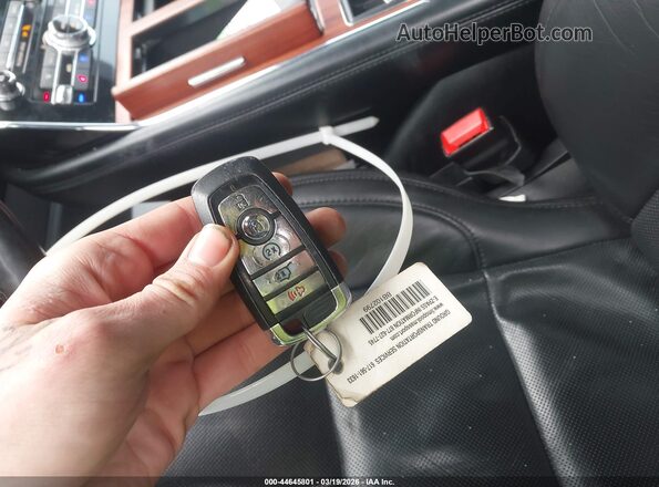 5LMJJ3LTXLEL00833 2020 LINCOLN NAVIGATOR Черный Вид панели приборов