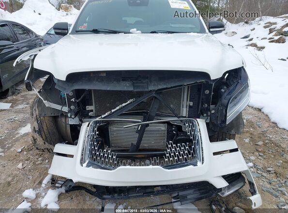5LMJJ3LTXMEL12269 2021 LINCOLN NAVIGATOR Белый Вид спереди