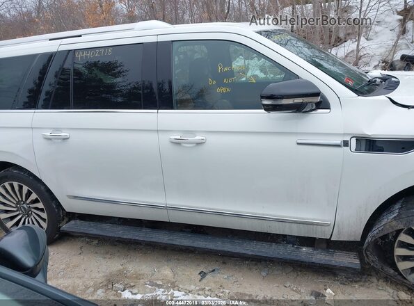 5LMJJ3LTXMEL12269 2021 LINCOLN NAVIGATOR Белый Вид задней части салона