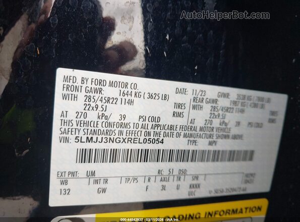5LMJJ3NGXREL05054 2024 LINCOLN NAVIGATOR Black Widok komory silnika