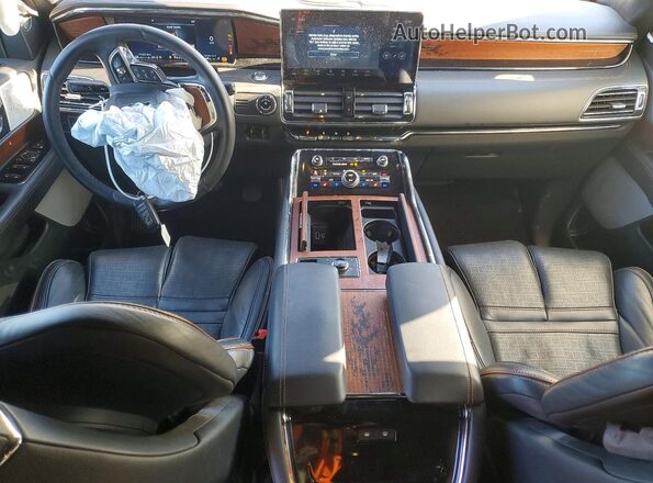 5LMJJ3TG4REL20135 2024 LINCOLN NAVIGATOR White Առջևի վահանակի տեսք