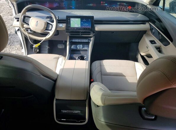 5LMPJ8JA8SJ957144 2025 LINCOLN NAUTILUS White Вид панелі приладів