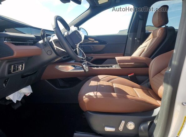5LMPJ8KA5TJ993518 2026 LINCOLN NAUTILUS Белый Вид салона спереди