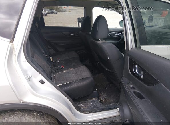 5N1AT2MT4JC816233 2018 NISSAN ROGUE Silver VIN კოდის სტიკერის ხედი