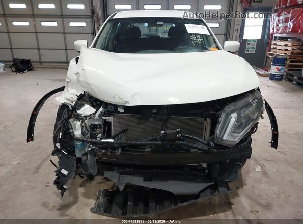 5N1AT2MT8HC845132 2017 NISSAN ROGUE White 