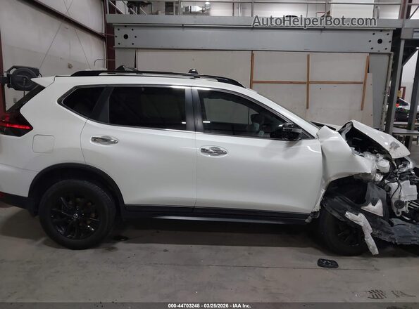 5N1AT2MV1JC773567 2018 NISSAN ROGUE White 