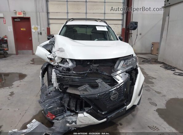 5N1AT2MV1JC773567 2018 NISSAN ROGUE White 