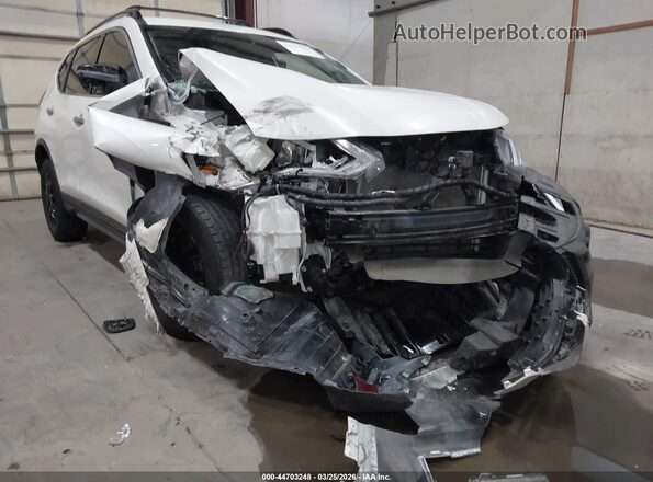 5N1AT2MV1JC773567 2018 NISSAN ROGUE White 