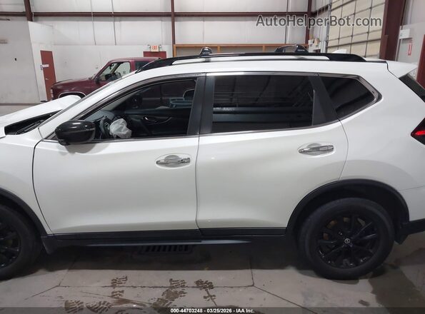 5N1AT2MV1JC773567 2018 NISSAN ROGUE White 