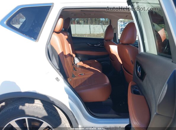 5N1AT2MVXKC758177 2019 NISSAN ROGUE White 