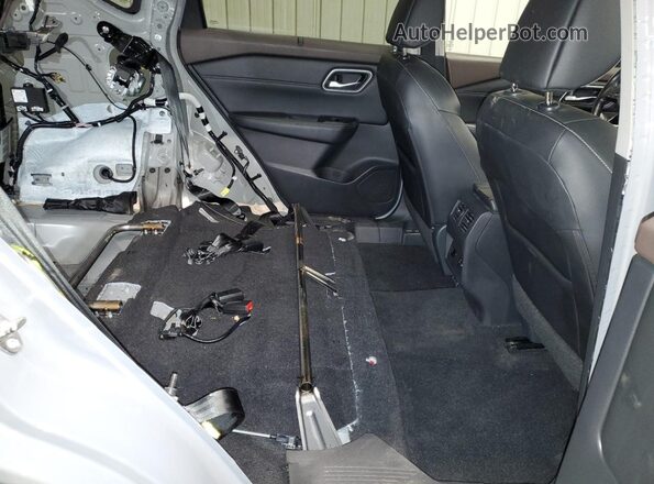 5N1AT3CB4MC672959 2021 NISSAN ROGUE Gray Vista interior trasera