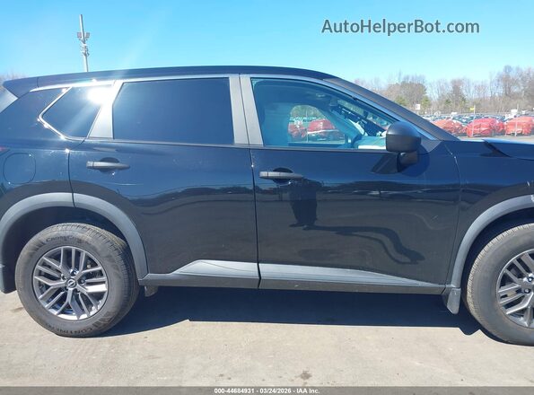 5N1BT3AB2PC821400 2023 NISSAN ROGUE Black Rear interior view