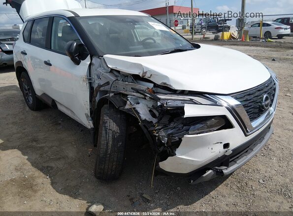 5N1BT3AB3PC689554 2023 NISSAN ROGUE White Դիմացի տեսք