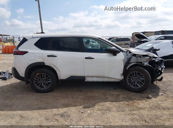 5N1BT3AB3PC689554 2023 NISSAN ROGUE White Սալոնի 360 աստիճան տեսք
