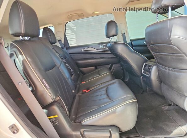 5N1DL0MN9JC509627 2018 INFINITI QX60 White Rear interior view