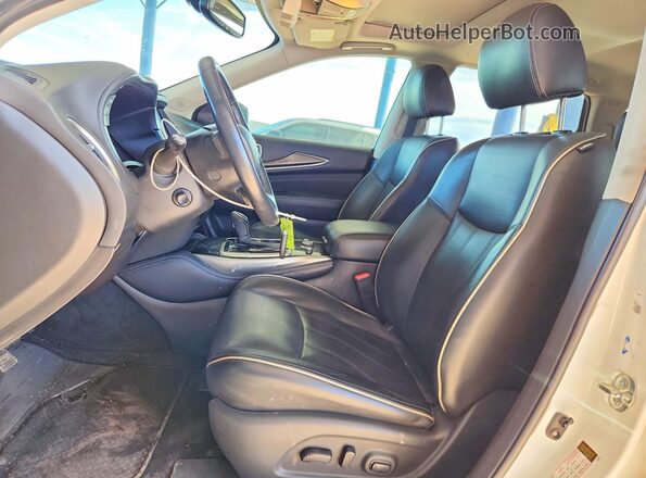 5N1DL0MN9JC509627 2018 INFINITI QX60 White Front interior view