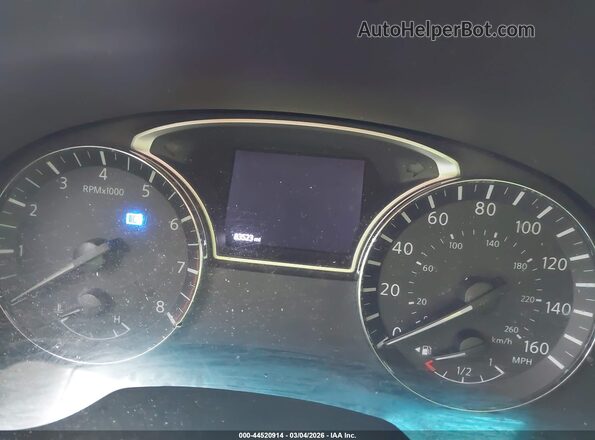 5N1DR2MM6HC912752 2017 NISSAN PATHFINDER Red Widok tylnych siedzeń
