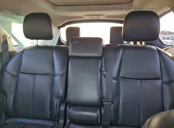 5N1DR2MMXHC696128 2017 NISSAN PATHFINDER Maroon Հետևի նստատեղերի տեսք