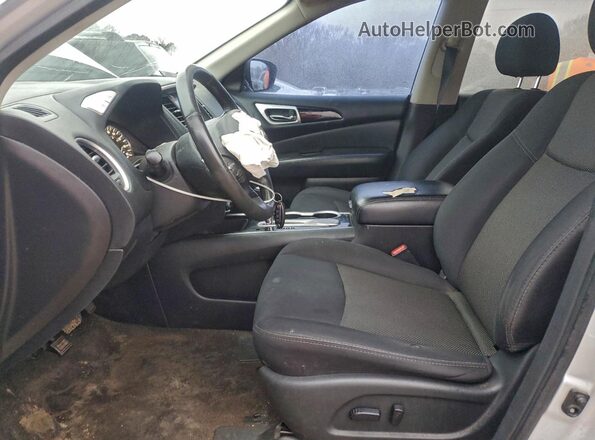 5N1DR2MN5JC606690 2018 NISSAN PATHFINDER Silver Front interior view