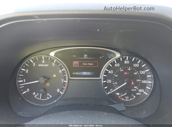 5N1DR2MN9JC651390 2018 NISSAN PATHFINDER White Rear seats view