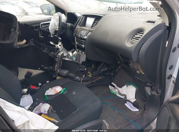 5N1DR2MN9JC663815 2018 NISSAN PATHFINDER Silver Вид салону спереду