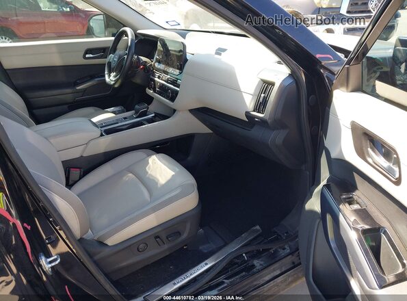 5N1DR3CA9PC235336 2023 NISSAN PATHFINDER Black Widok wnętrza z przodu