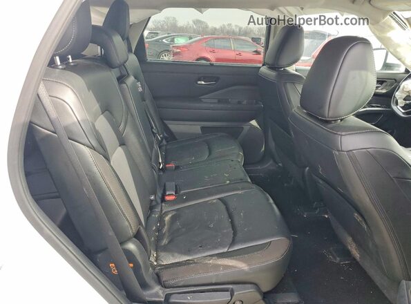 5N1DR3CC6PC231357 2023 NISSAN PATHFINDER White Rear interior view