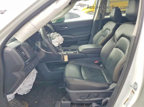 5N1DR3CC6PC231357 2023 NISSAN PATHFINDER White Front interior view