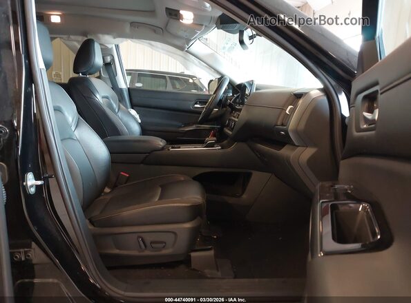 5N1DR3CD3NC222556 2022 NISSAN PATHFINDER Black Front interior view