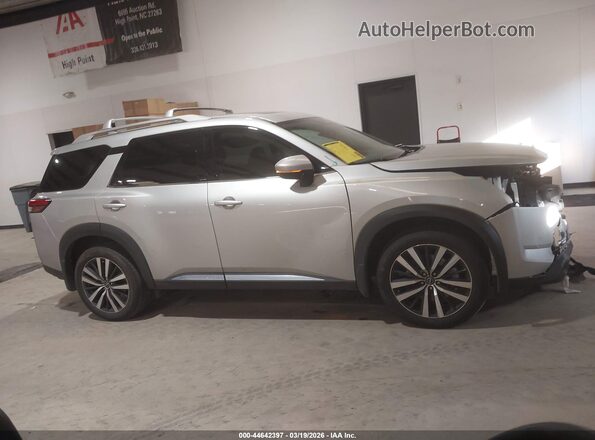 5N1DR3DK5SC254465 2025 NISSAN PATHFINDER Silver 360 interior view