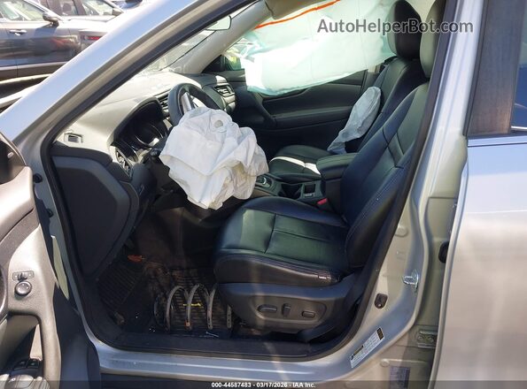 5N1ET2MTXHC775554 2017 NISSAN ROGUE HYBRID Silver Front interior view