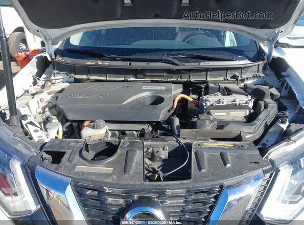 5N1ET2MV5HC790819 2017 NISSAN ROGUE HYBRID White Вид ззаду